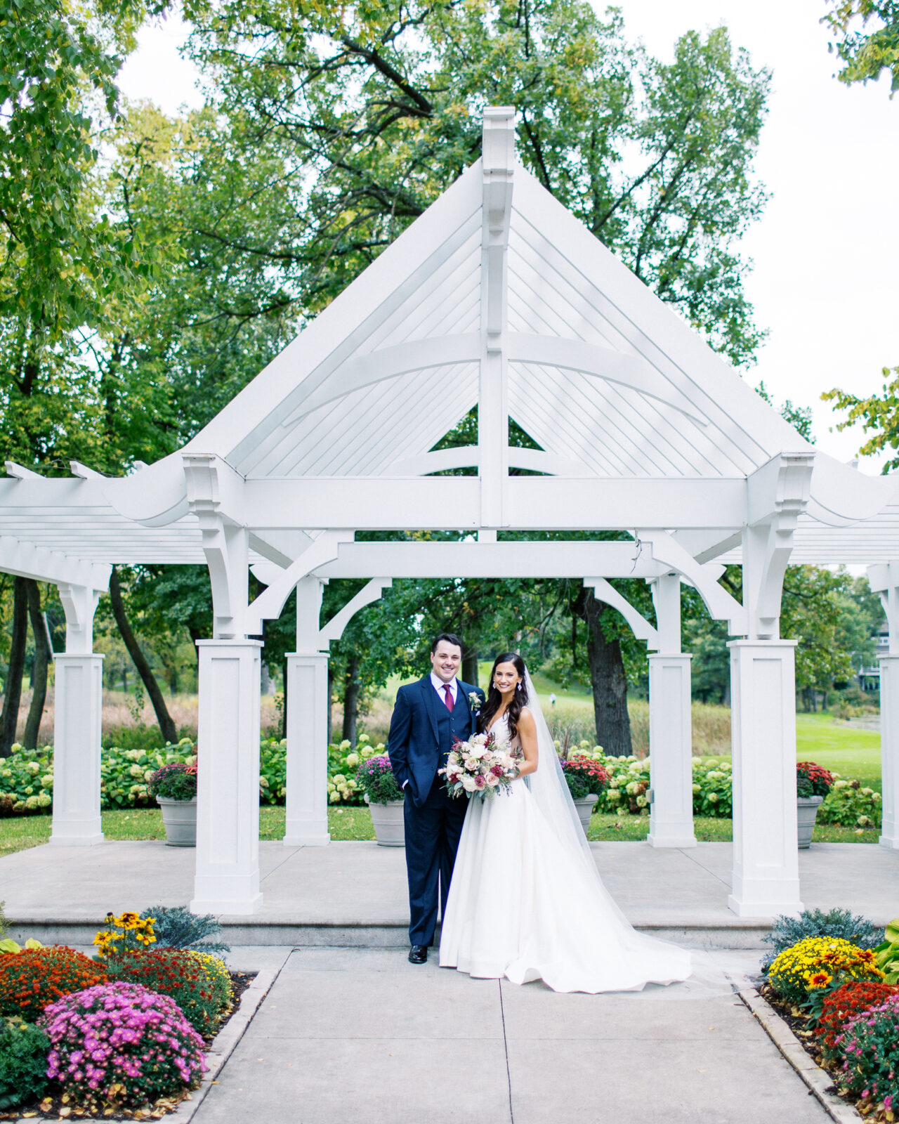 Portrait of the bride and groom in Minnesota