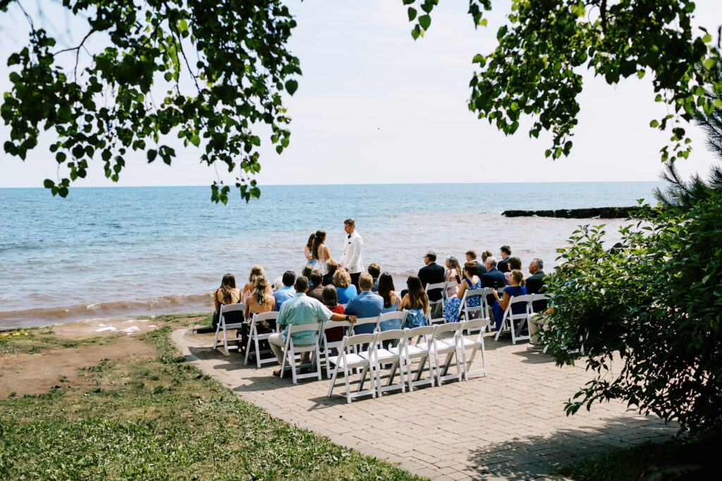 Toly Dzyuba Photography photographing a North Shore wedding