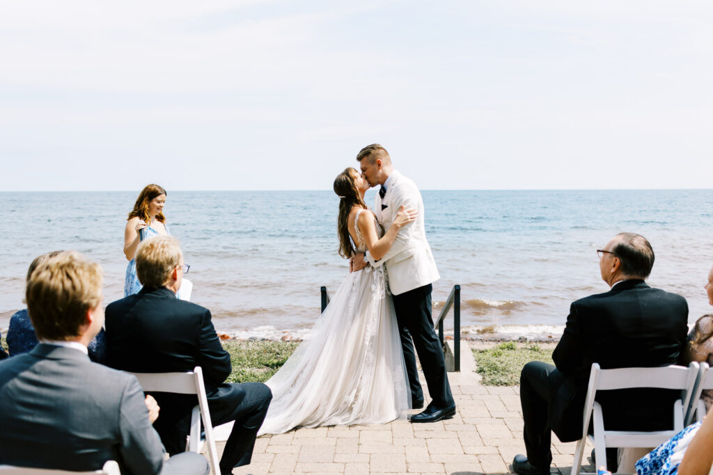 The kiss | Toly Dzyuba Photography capturing North Shore wedding in Minnesota