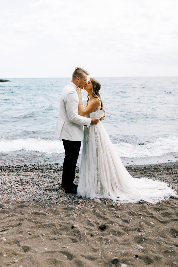 Bride and groom kissing at North Shore wedding