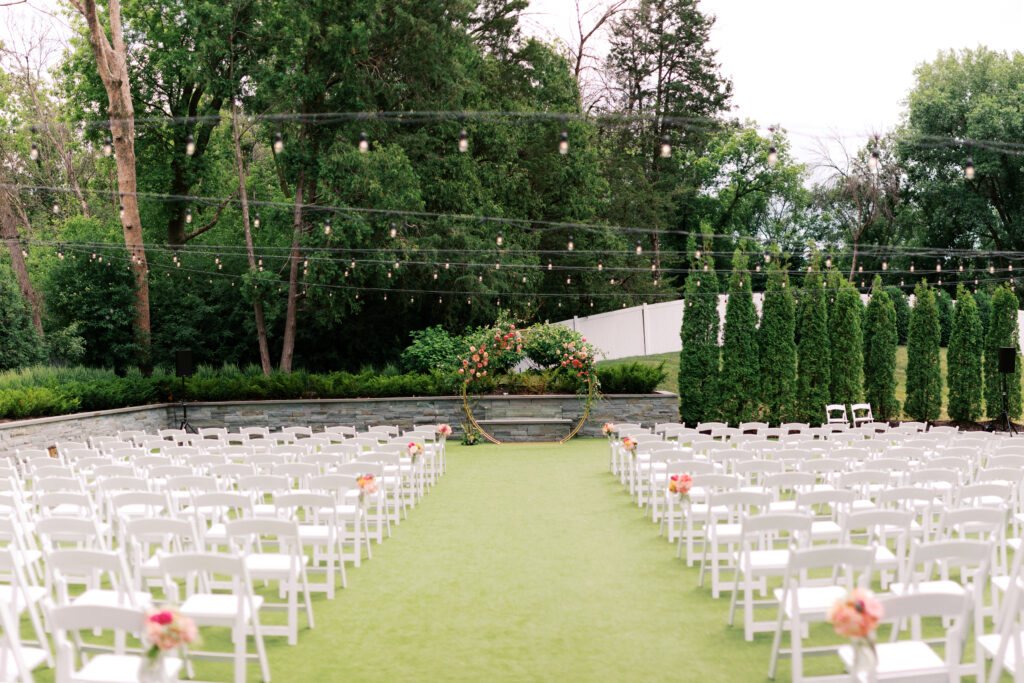 Ceremony location and decor at the Hutton House wedding, captured by Minnesota wedding Photographer, Toly Dzyuba Photography.