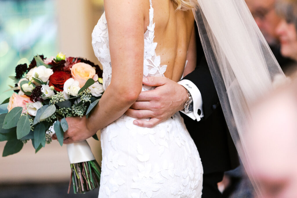 Elegant wedding details and floral design by Appleblossom Flowers at Minneapolis Golf Club.